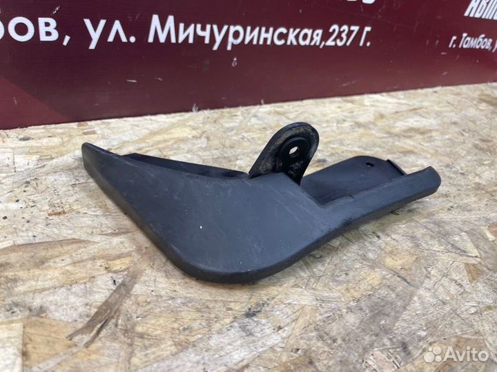 Брызговик передний левый LADA Vesta