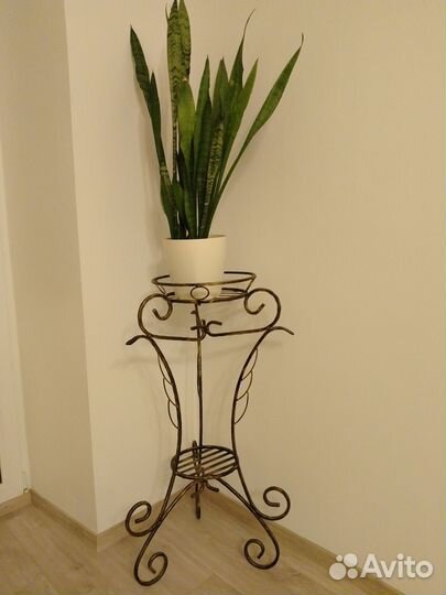 Подставка для цветов напольная металлическая