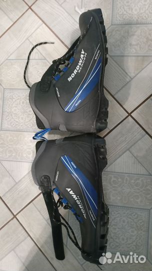 Лыжные ботинки