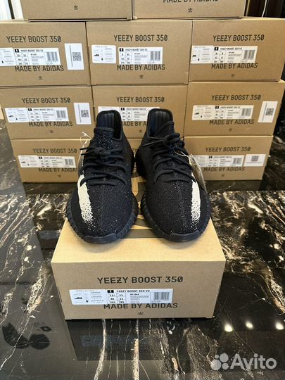 Yeezy Boost 350 v2 Oreo