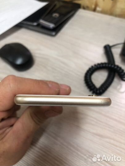 Телефон iPhone 6s