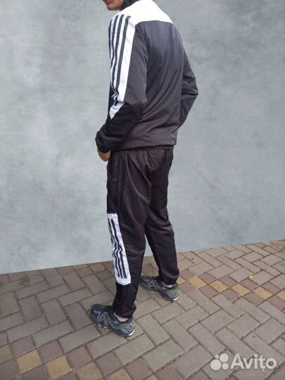 Спортивные костюмы Adidas