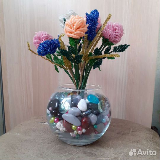 Статуэтка.Букет из бисера