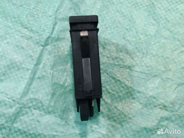 Кнопка подогрева стекла задняя Audi A4 B5 1997