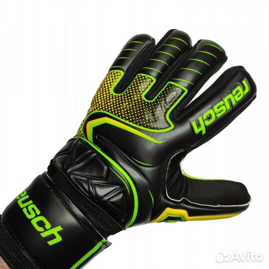 Вратарские перчатки футбольные Reusch