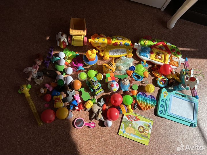 Игрушки детские много