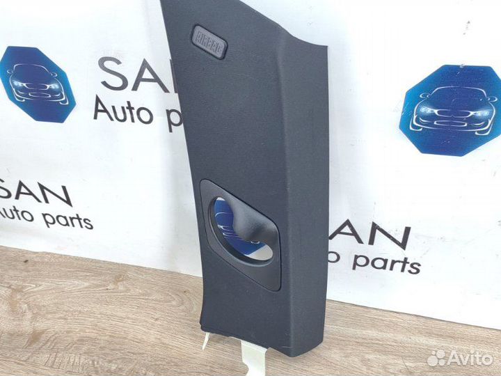 Накладка задней стойки задняя правая Bmw X5 E70