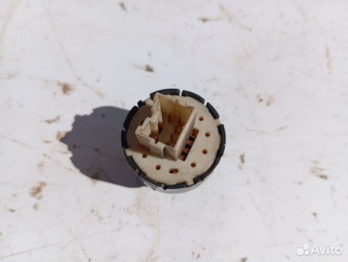 Кнопка регулировки света Mitsubishi Space Runner