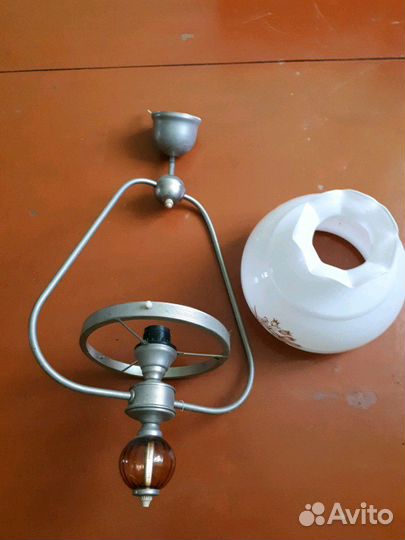 Люстра и тарелки гдр