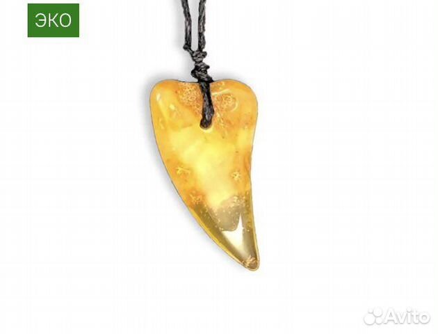 Янтарный кулон Клык