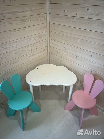 Стол со стульями для детей