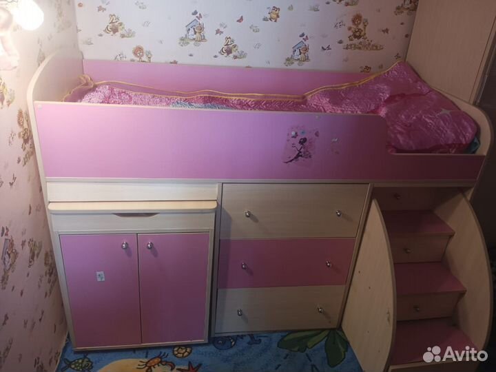 Кровать чердак со столом бу
