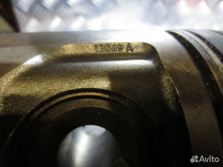 Поршень Mercedes-Benz 13049A