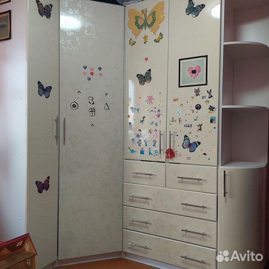 Угловой шкаф