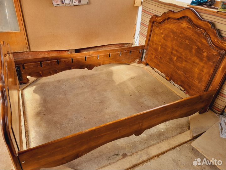 Кровать двухспальная