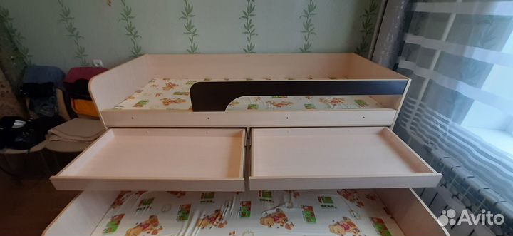Двухъярусная кровать