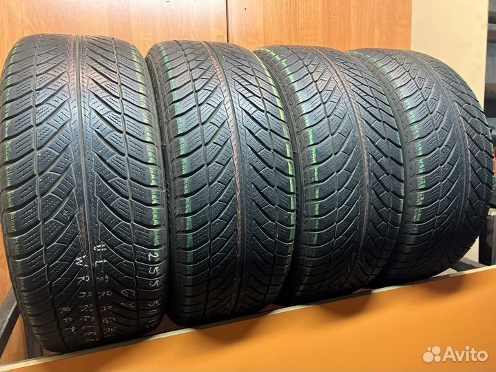 Goodyear UltraGrip 255/50 R19