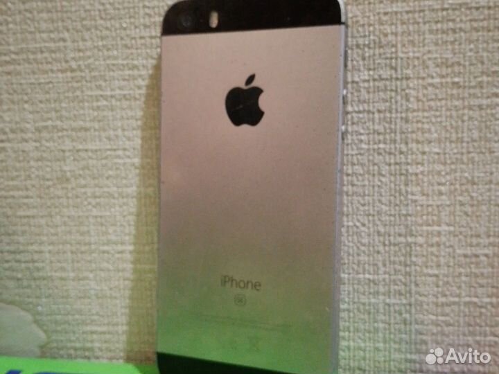 iPhone SE, 32 ГБ