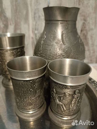 Кувшин и кубки