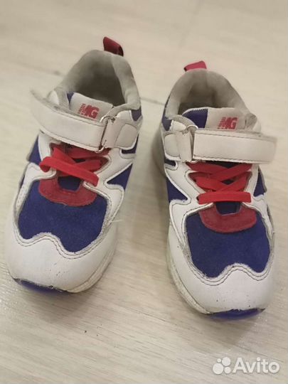 Кроссовки детские