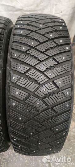 Goodyear Ultragrip Ice Arctic 215/65 R16 98T