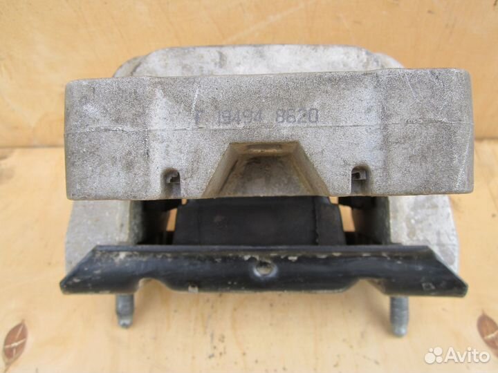 Опора двигателя кпп левая VAG