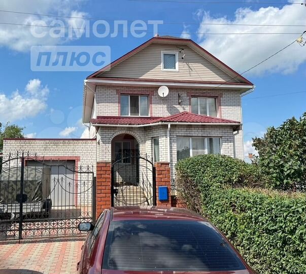 Дом 175,9 м² на участке 13 сот.