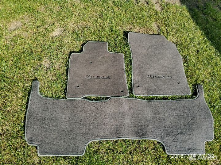Продам форсовые коврики Lexus GS(3)