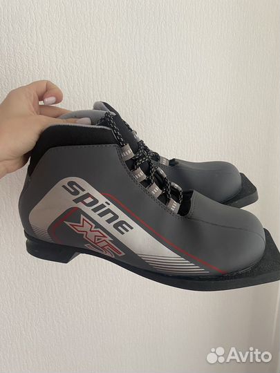 Лыжные ботинки