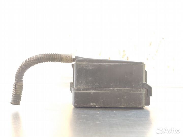 Блок предохранителей моторный Toyota Corolla e10