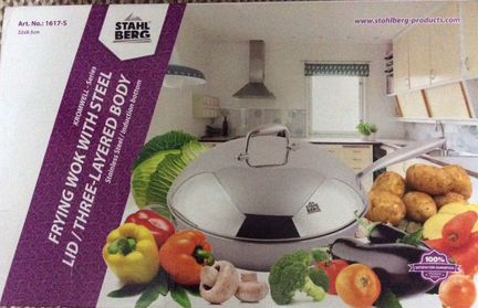 Большая стальная сковорода