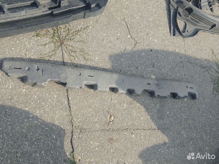 Наполнитель заднего бампера Hyundai Grand Starex