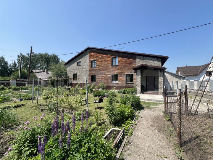 Дом 316 м² на участке 22 сот.