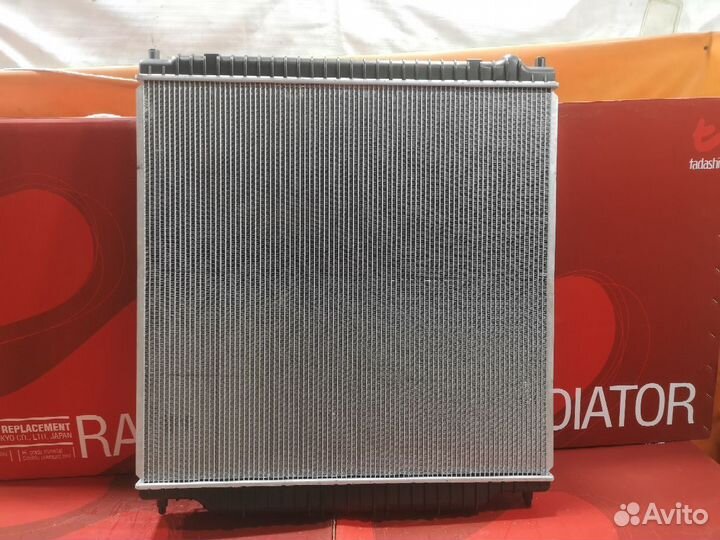 Радиатор двс Ford F250 F350 F450 F550 6.0