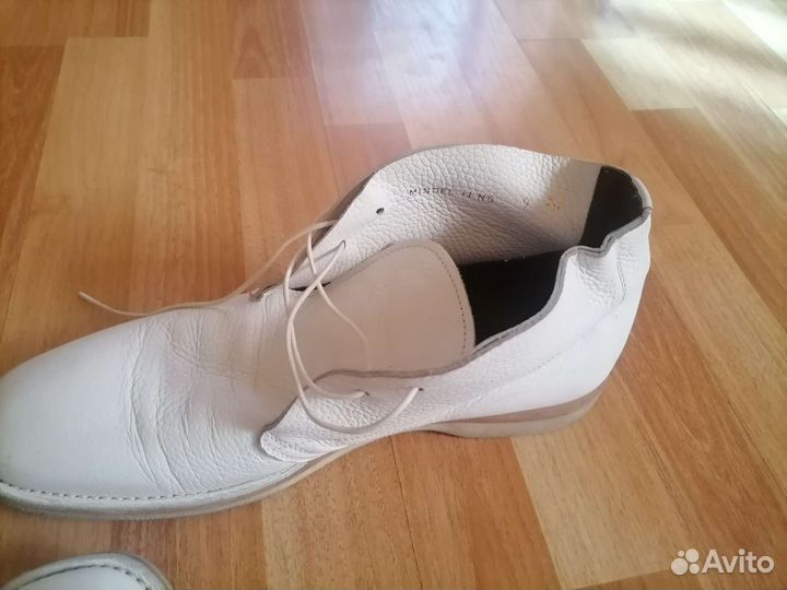 Туфли из кожи крокодила