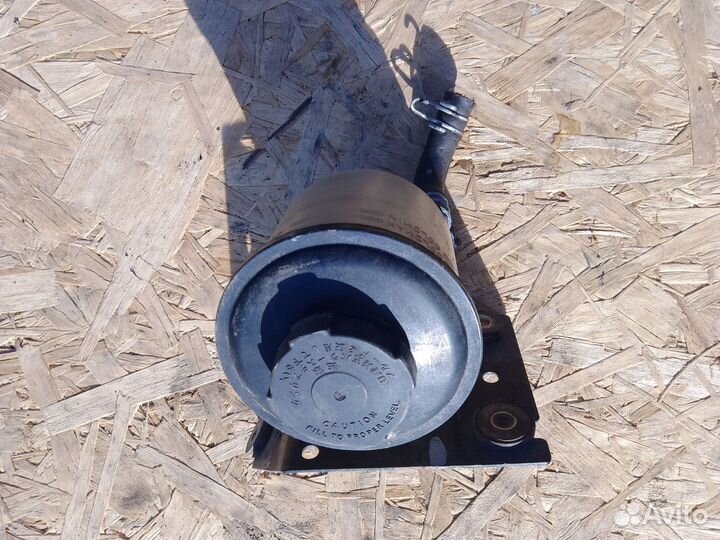 Бачок гур Nissan