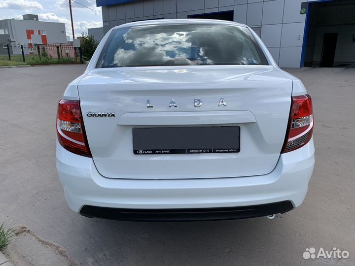 LADA Granta 1.6 МТ, 2023, 500 км