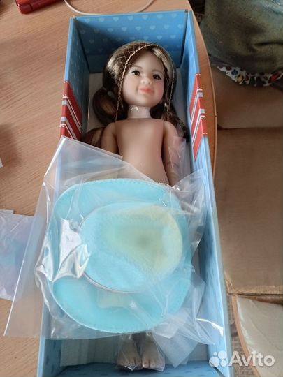 Продаю куклу новую