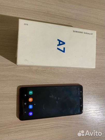 Samsung Galaxy A7 (2018), 4/64 ГБ
