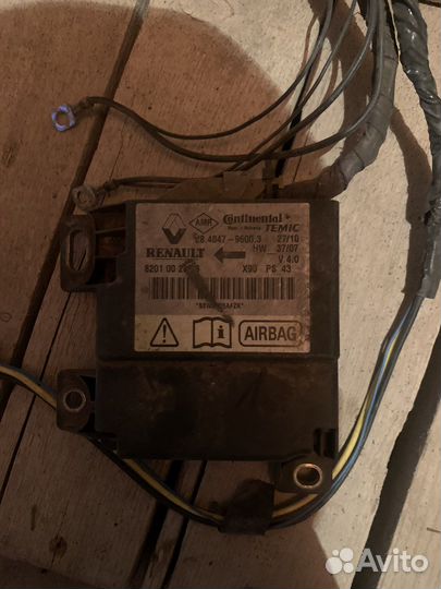 Блок управления airbag Renaut logan