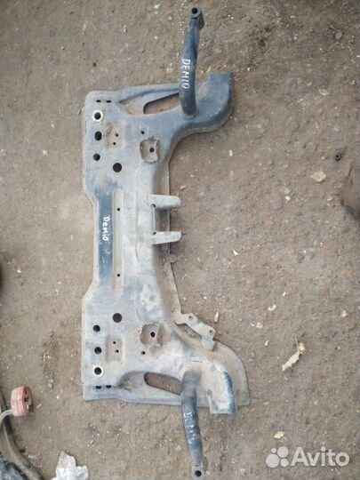 Подрамник Mazda Demio