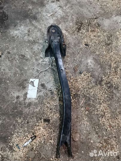 Задний правый рычаг subaru Forester SF5
