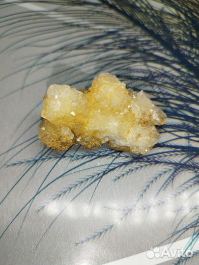 Щетка жёлтого кварца