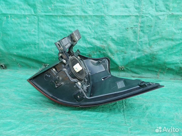 Фонарь задний наруж лев Lexus LX 450D 2016-2021 г