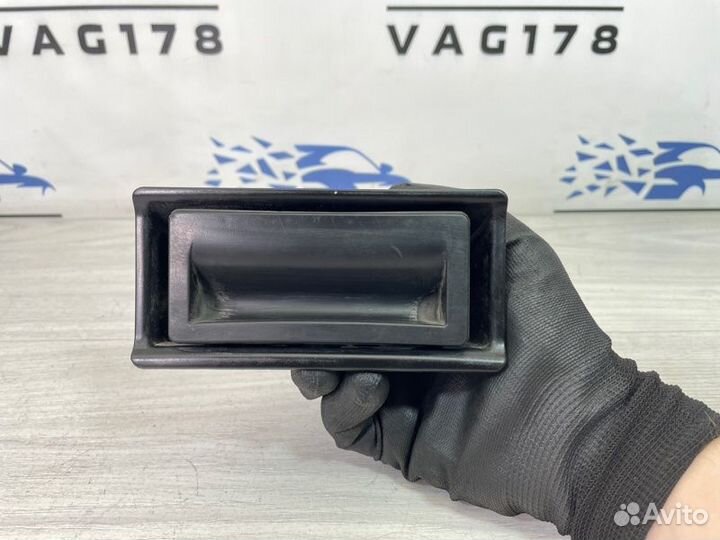 Кнопка открывания багажника Volkswagen Jetta 6 1.4