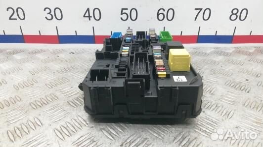 Блок предохранителей opel zafira B (ABR14M301)