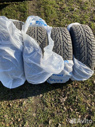 Tigar Winter 215/60 R17 96
