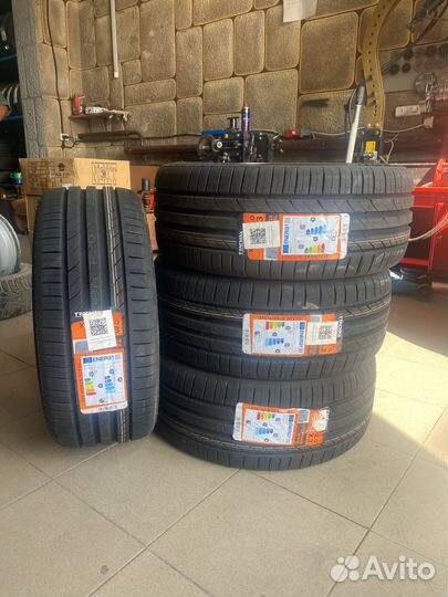 Tracmax X-Privilo TX3 225/40 R18