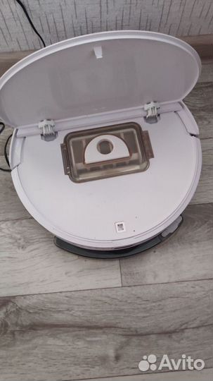 Робот пылесос redmond