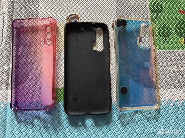 2 потёртых и 1 новый чехла на Honor20pro